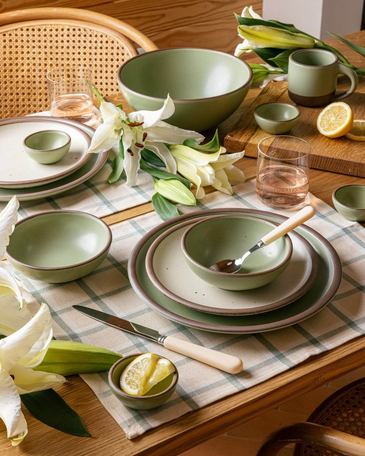need to know difference of ceramic and porcelain tableware range